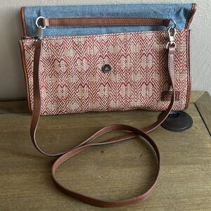 Levi’s Tweed Shoulder Clutch Bag. Red/Cream Color With Removable Shoulder Strap.
